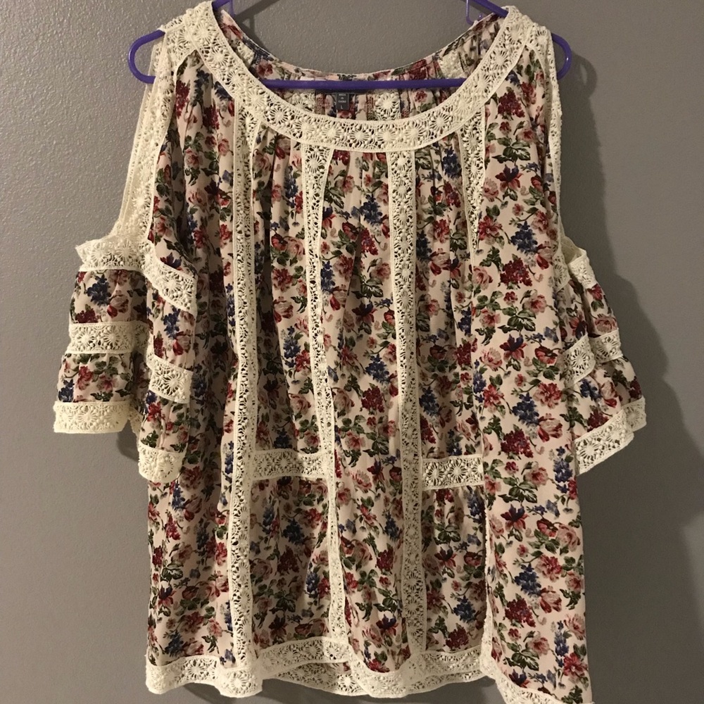 Floral Printed, Cold Shoulder, Top
